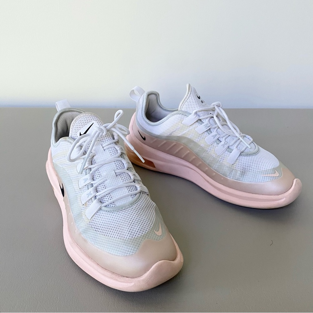 Women’s Size 8 Nike White and Pink Chunky Sneakers - Picture 4 of 7